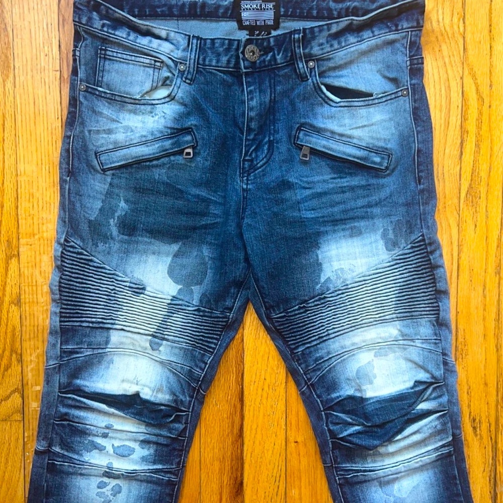 Distressed Straight Leg Jeans